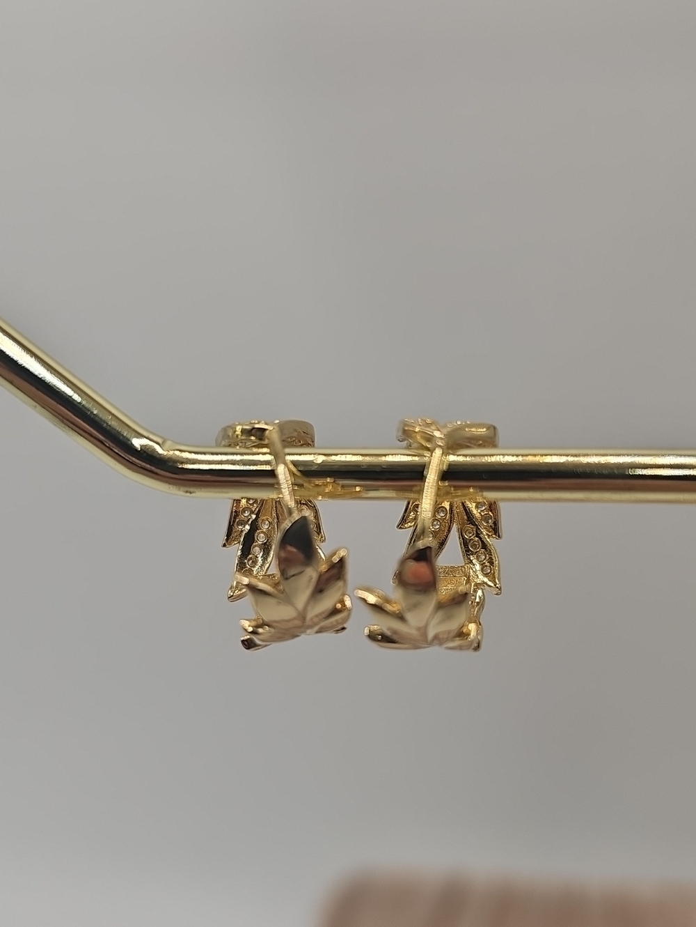 Gold Leaf Hoop Wrap Earrings - Elegant Women’s Jewelry. Not Marked H8